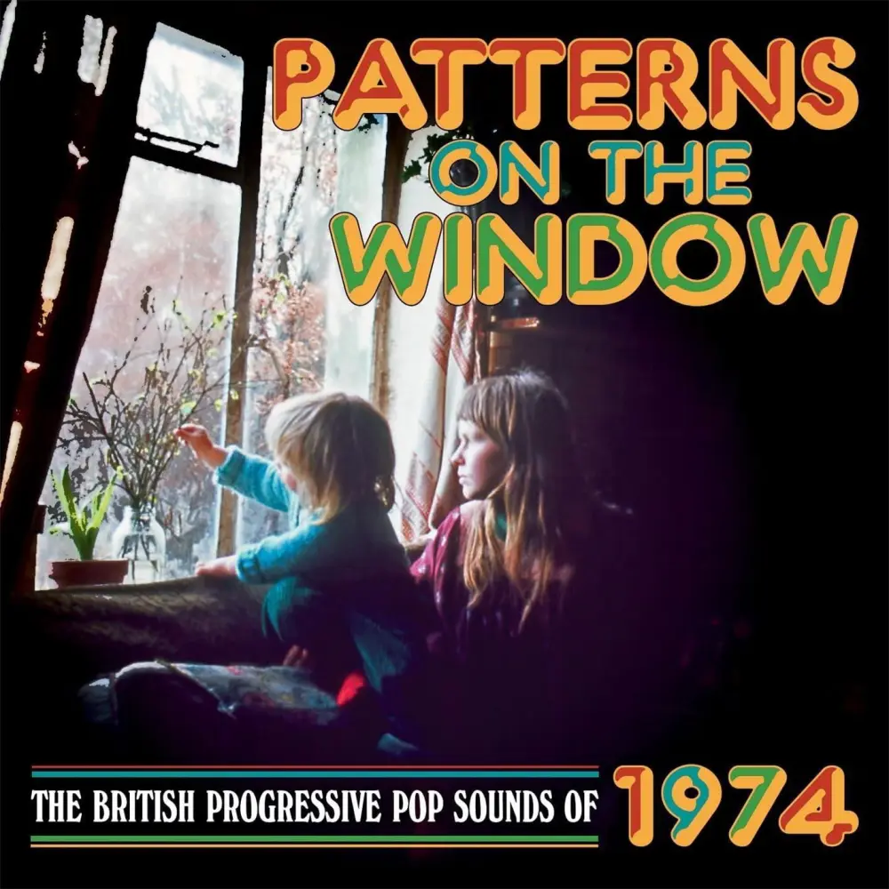 CD PATTERNS ON THE WINDOW