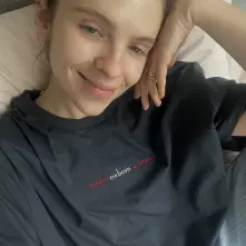 medzi nebom a ženou thumbnail