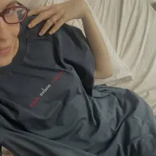 medzi nebom a ženou thumbnail