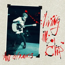 CD LIVING IN CLIP