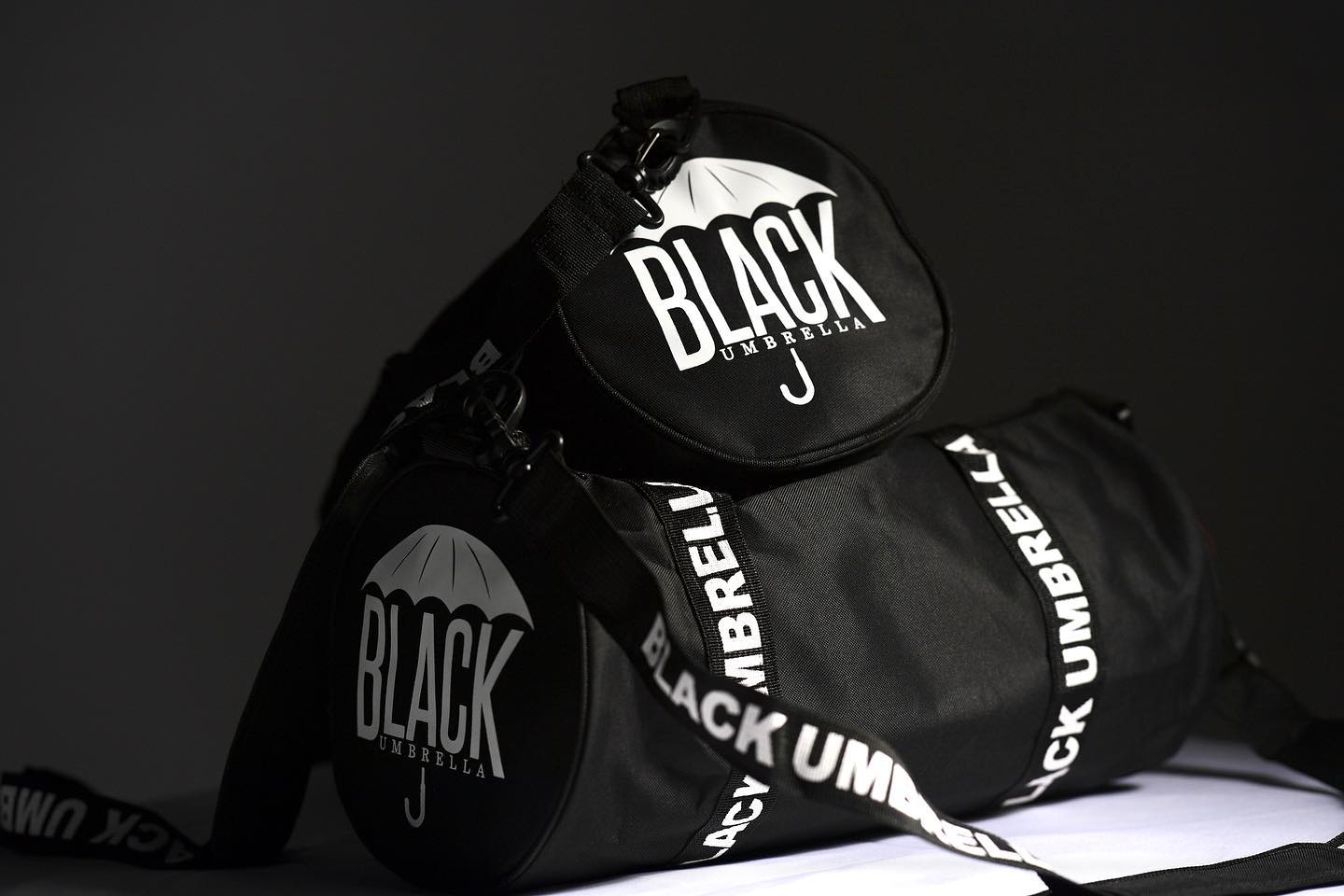 Taška RAZ SIMONE - Black Umbrella Mini Duffle Bag